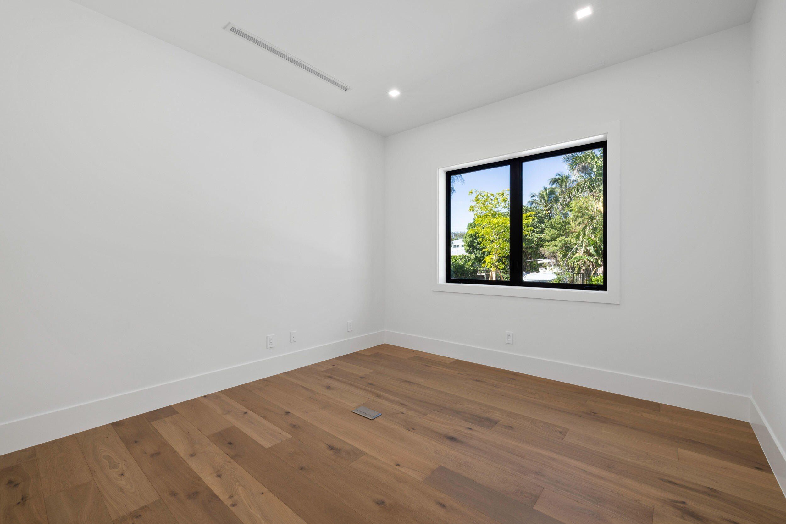 11721 Lake Shore Place. North Palm Beach, FL 33408