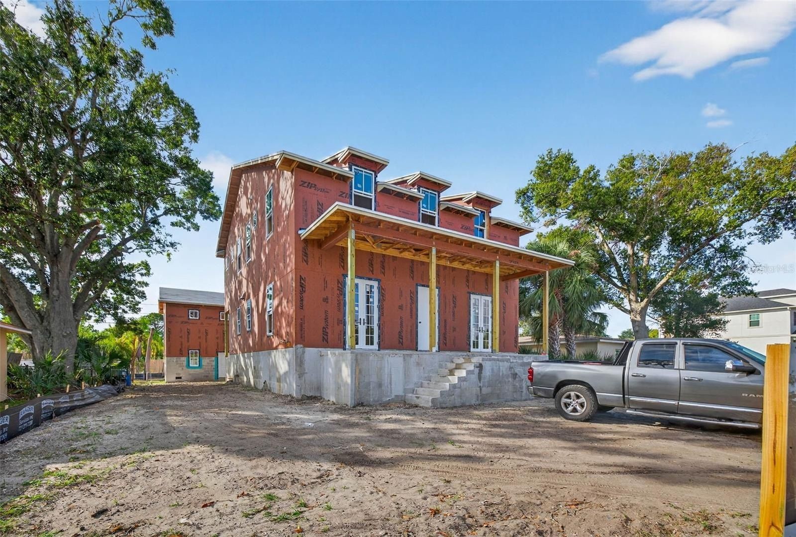 808 39Th Avenue Ne. St Petersburg, FL 33703