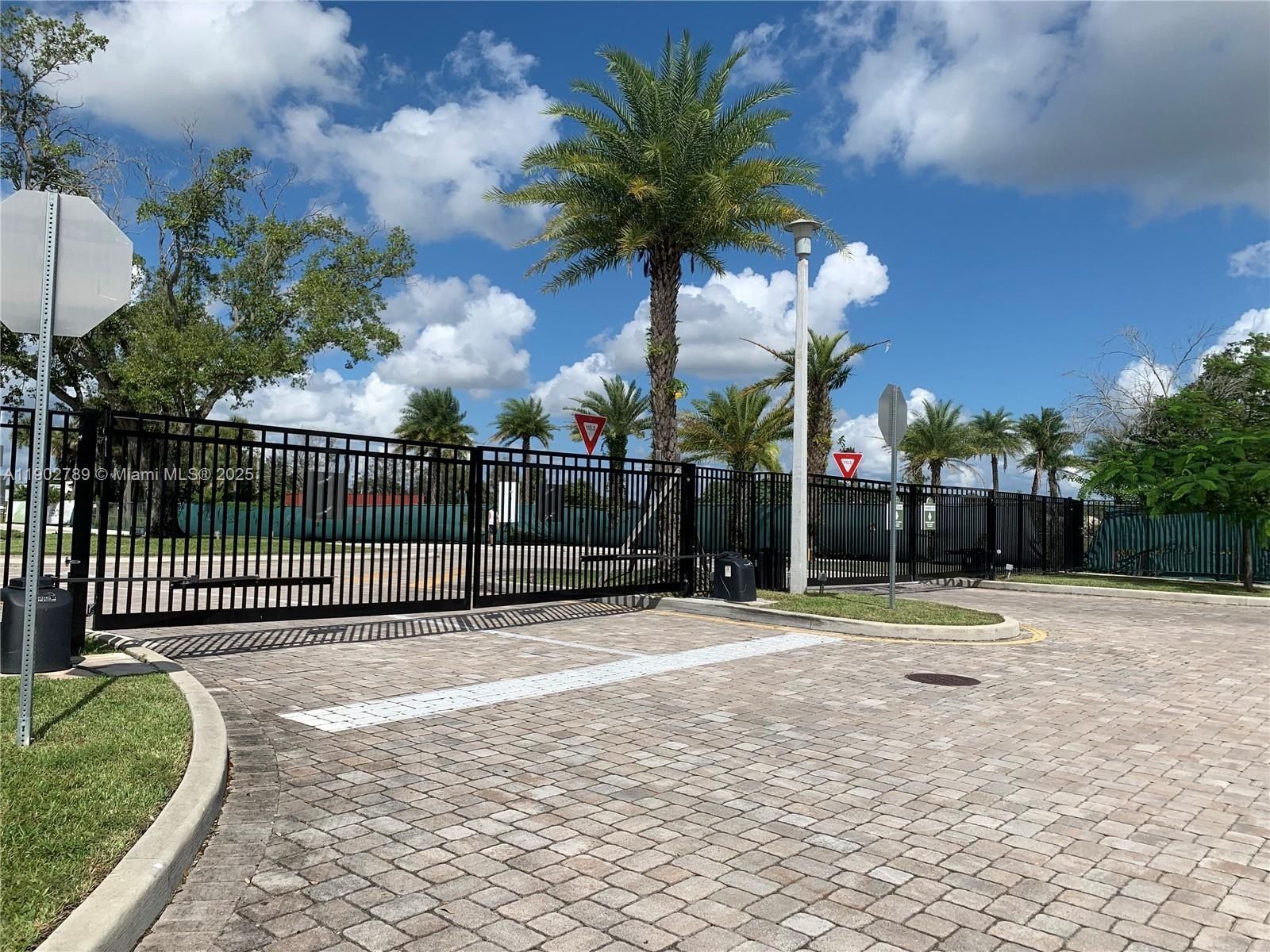 4416 Nw 9Th St. Plantation, FL 33317