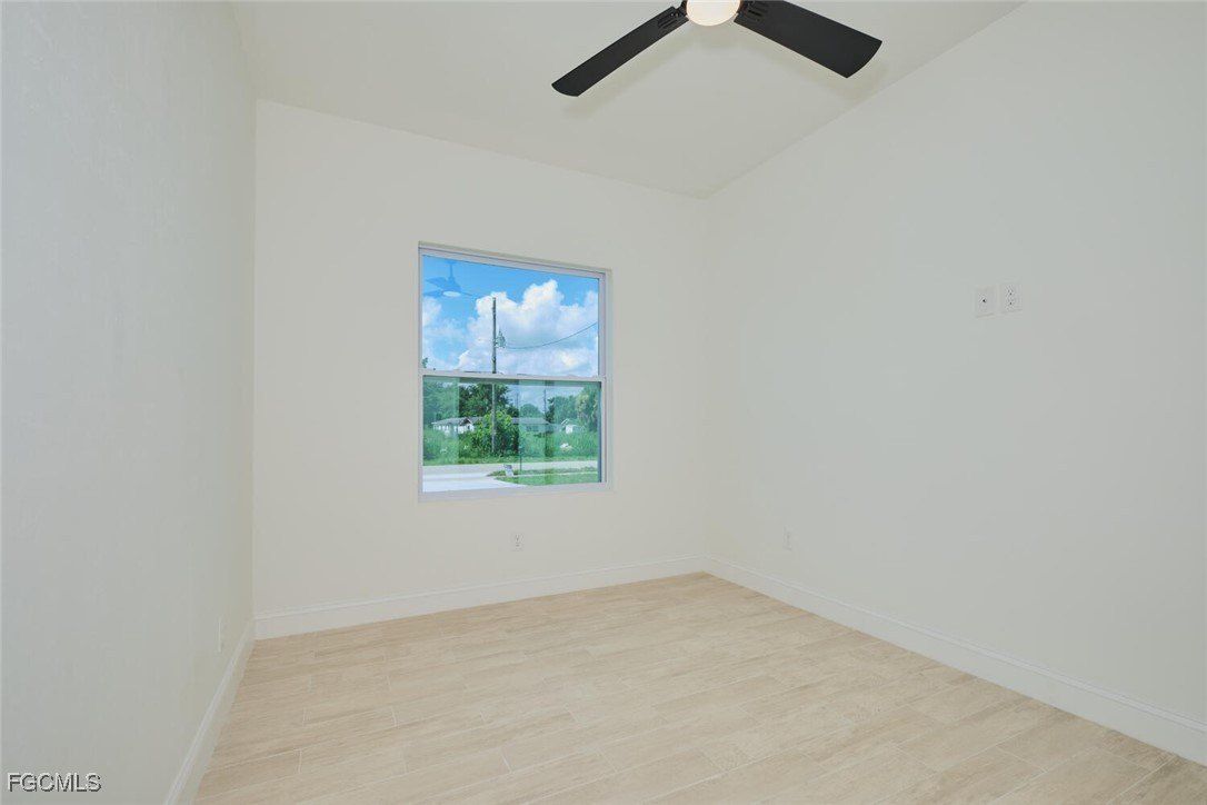 23031 Roundtree Avenue. Alva, FL 33920