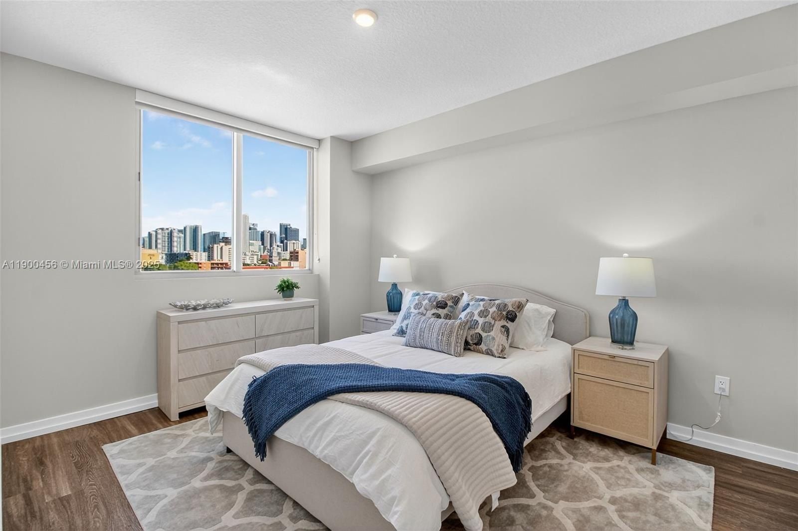 1110 Nw 1 St. Miami, FL 33128