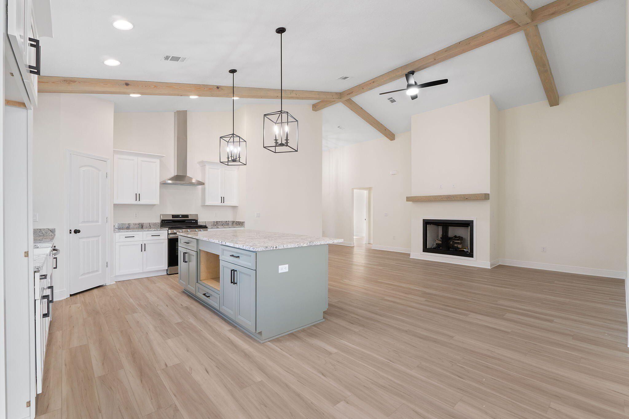 8511 Barrancas Street. Navarre, FL 32566