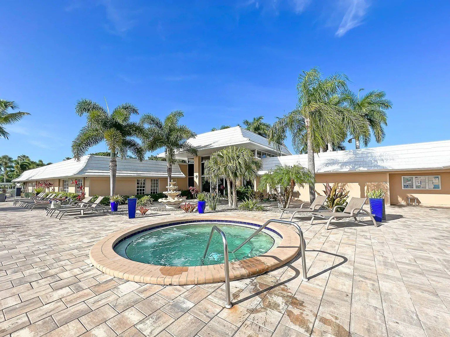 78 Quilla Court. Fort Myers, FL 33908