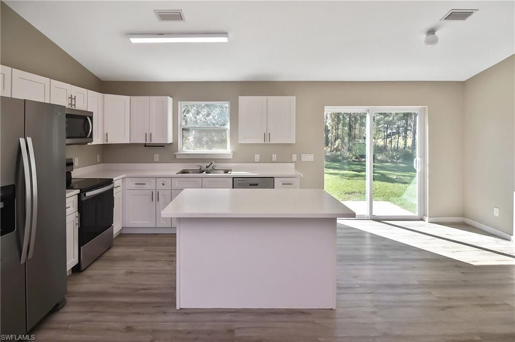 902 Lytle. Lehigh Acres, FL 33974