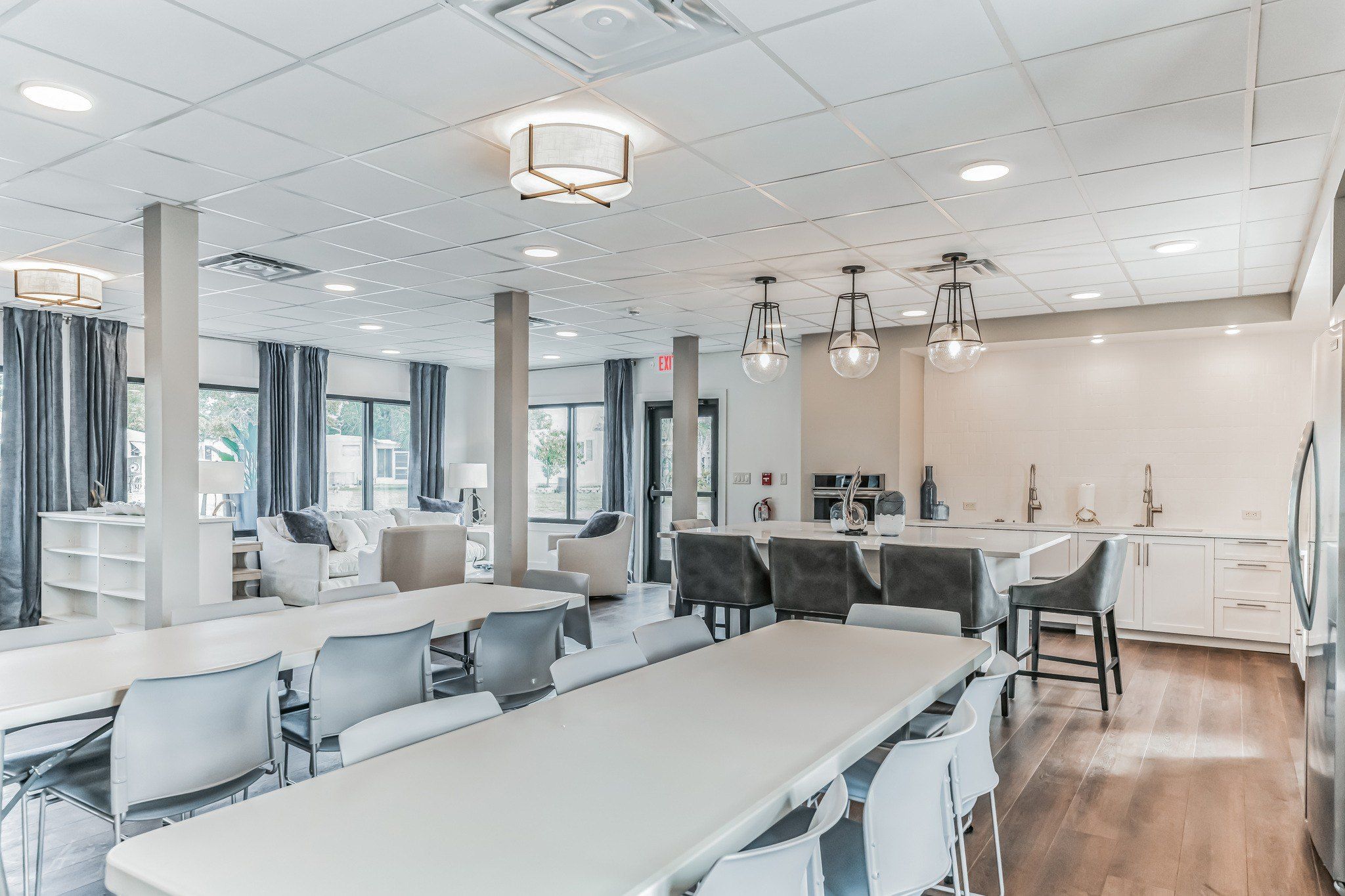 3223 N Lockwood Ridge Rd. Sarasota, FL 34234