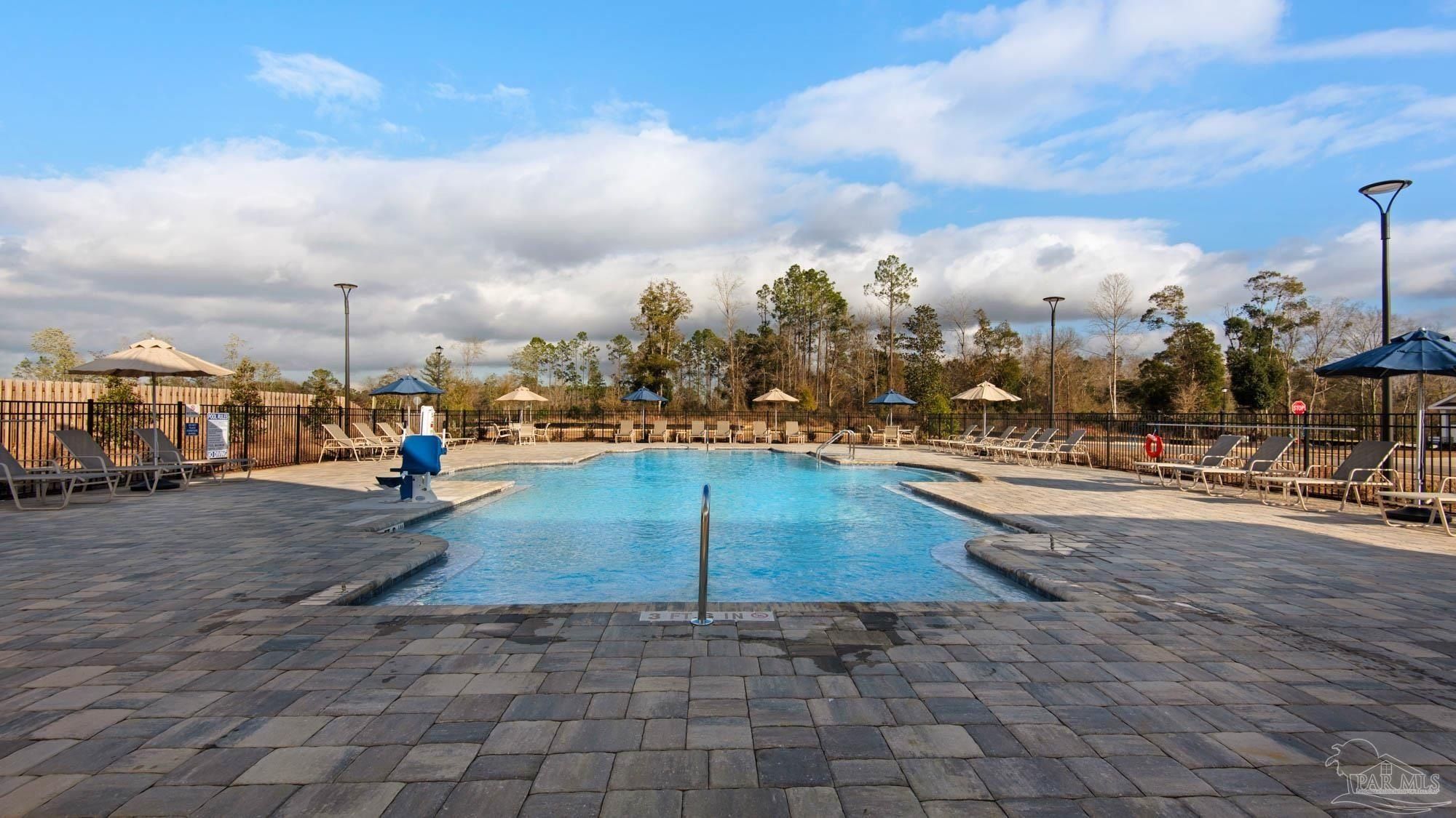 92 Anhinga St. Cantonment, FL 32533