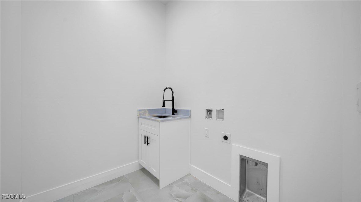 1325 Nw 13Th Place. Cape Coral, FL 33993