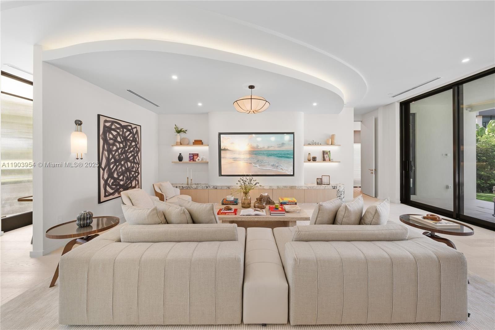 2053 N Bay Rd. Miami Beach, FL 33140