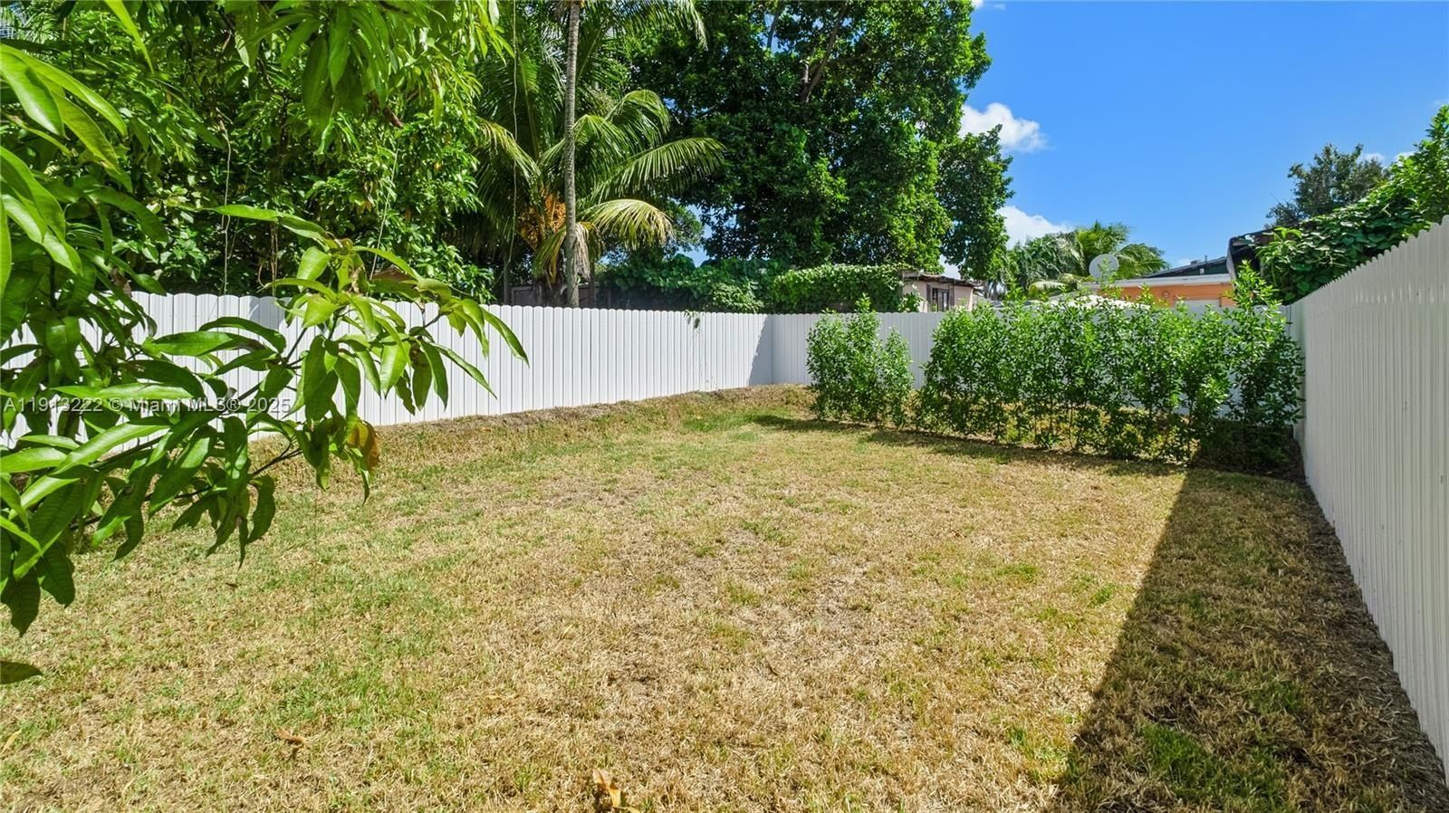 2938 Nw 27 St. Miami, FL 33142