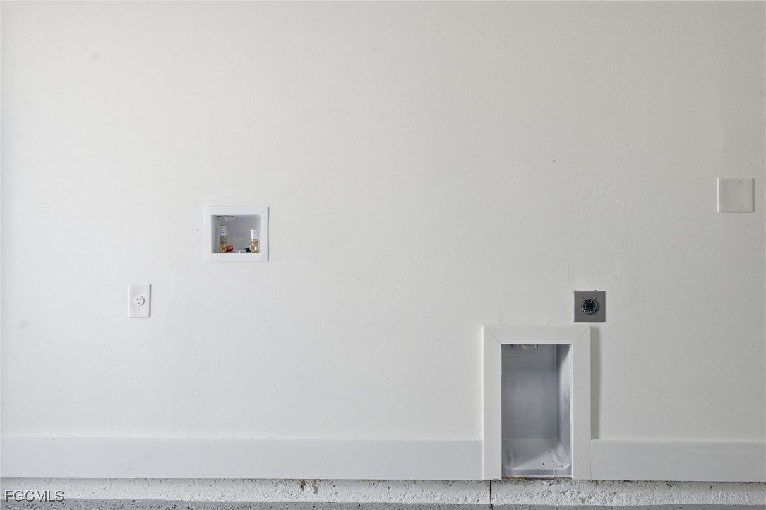 325 Lloyd Avenue S. Lehigh Acres, FL 33974