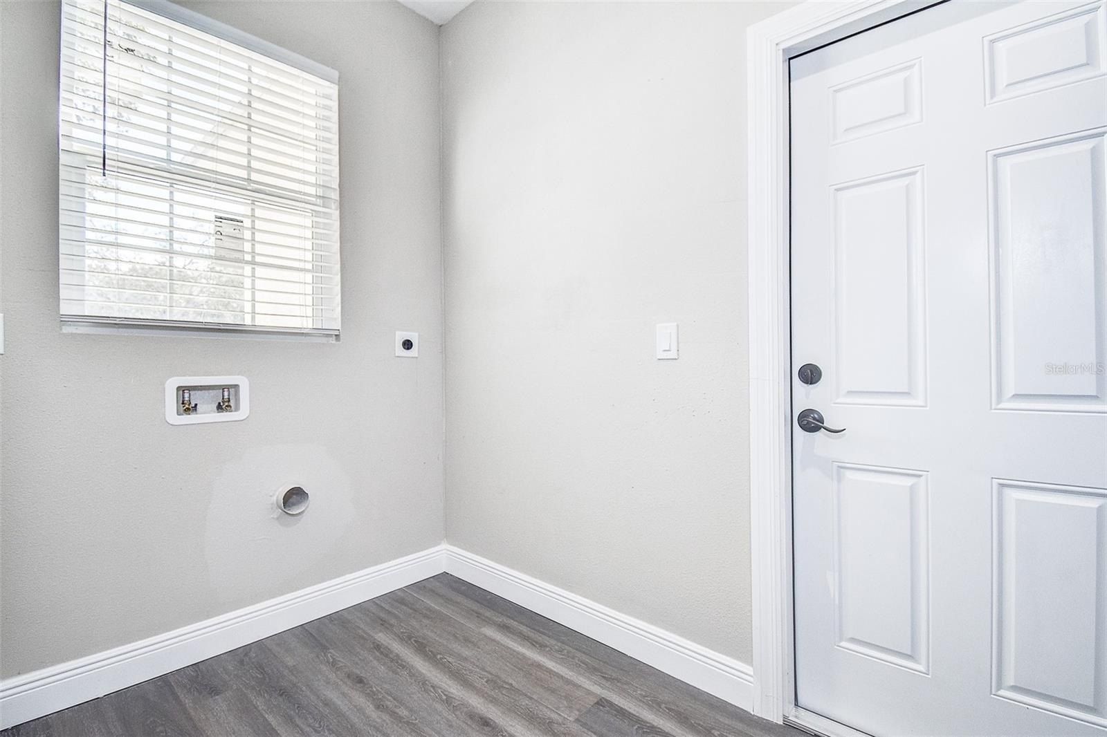 16519 Us Highway 41. Spring Hill, FL 34610