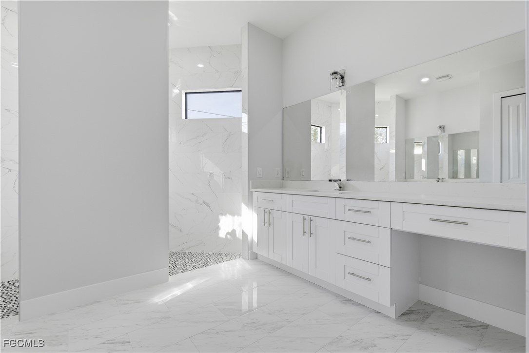 100 Zobora Circle. Fort Myers, FL 33913