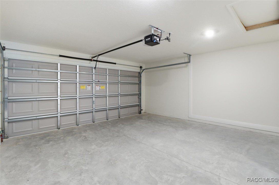 2711 W Tracy Court. Citrus Springs, FL 34433