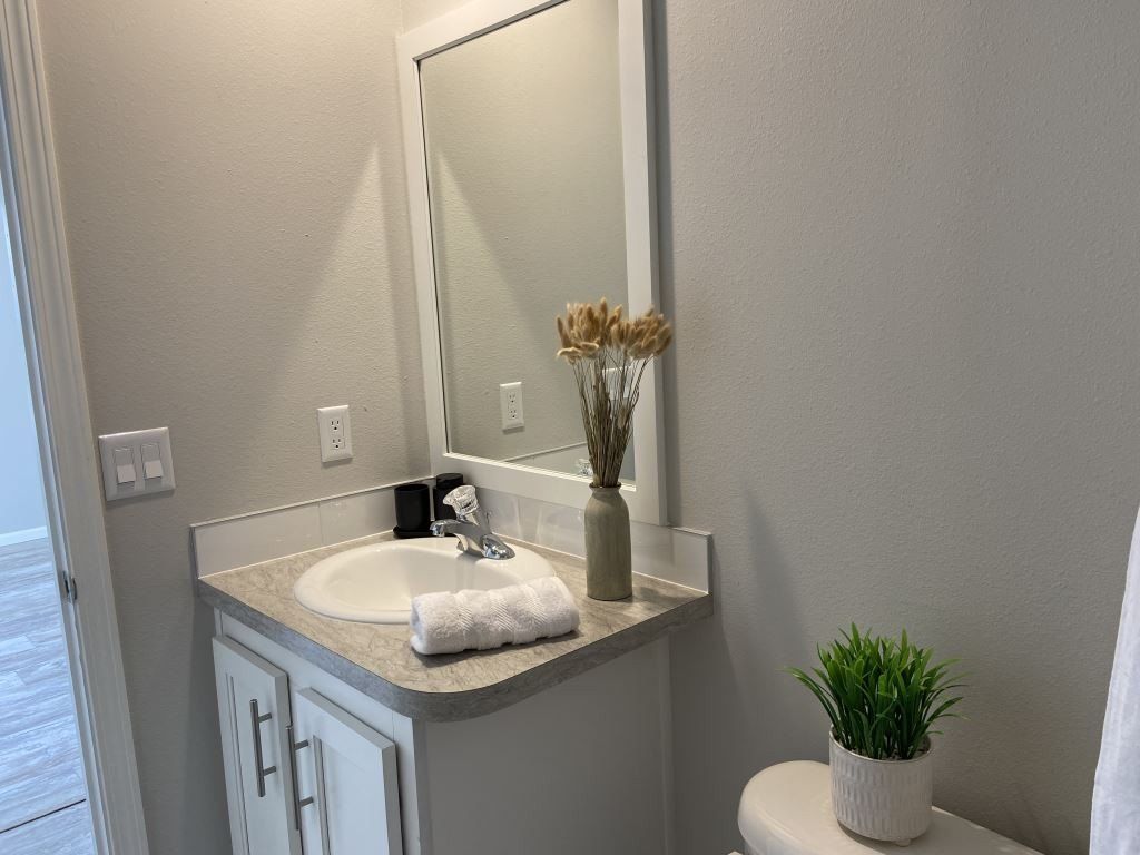 Bimini Cay Circle. Vero Beach, FL 32966