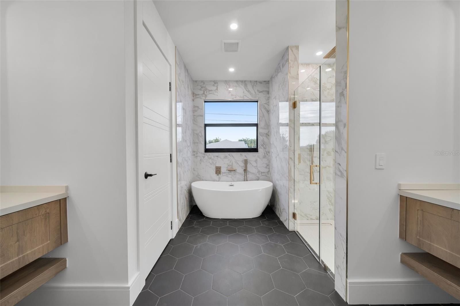 836 Sw 36Th Terrace. Cape Coral, FL 33914