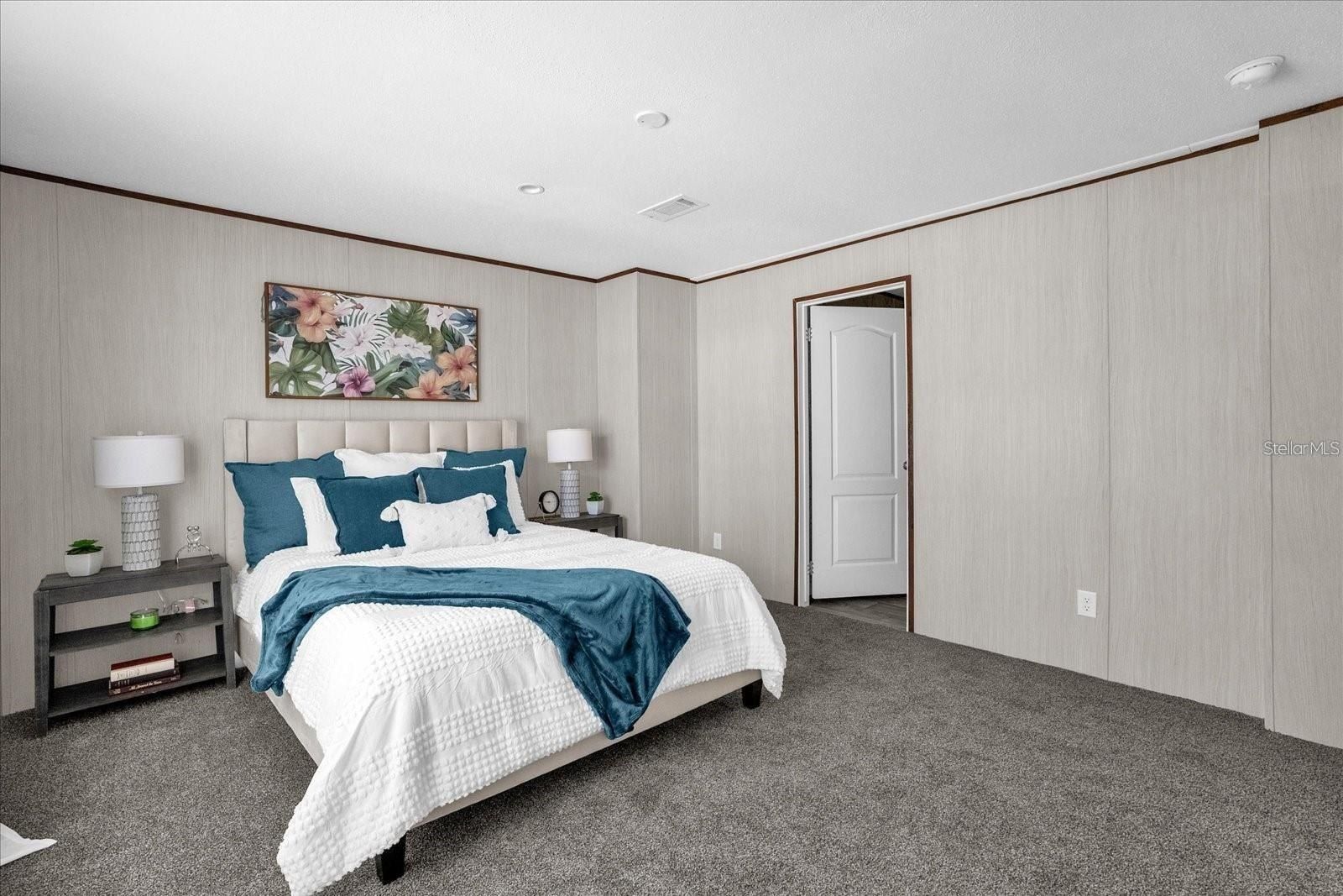 2738 10Th Street. Orlando, FL 32820