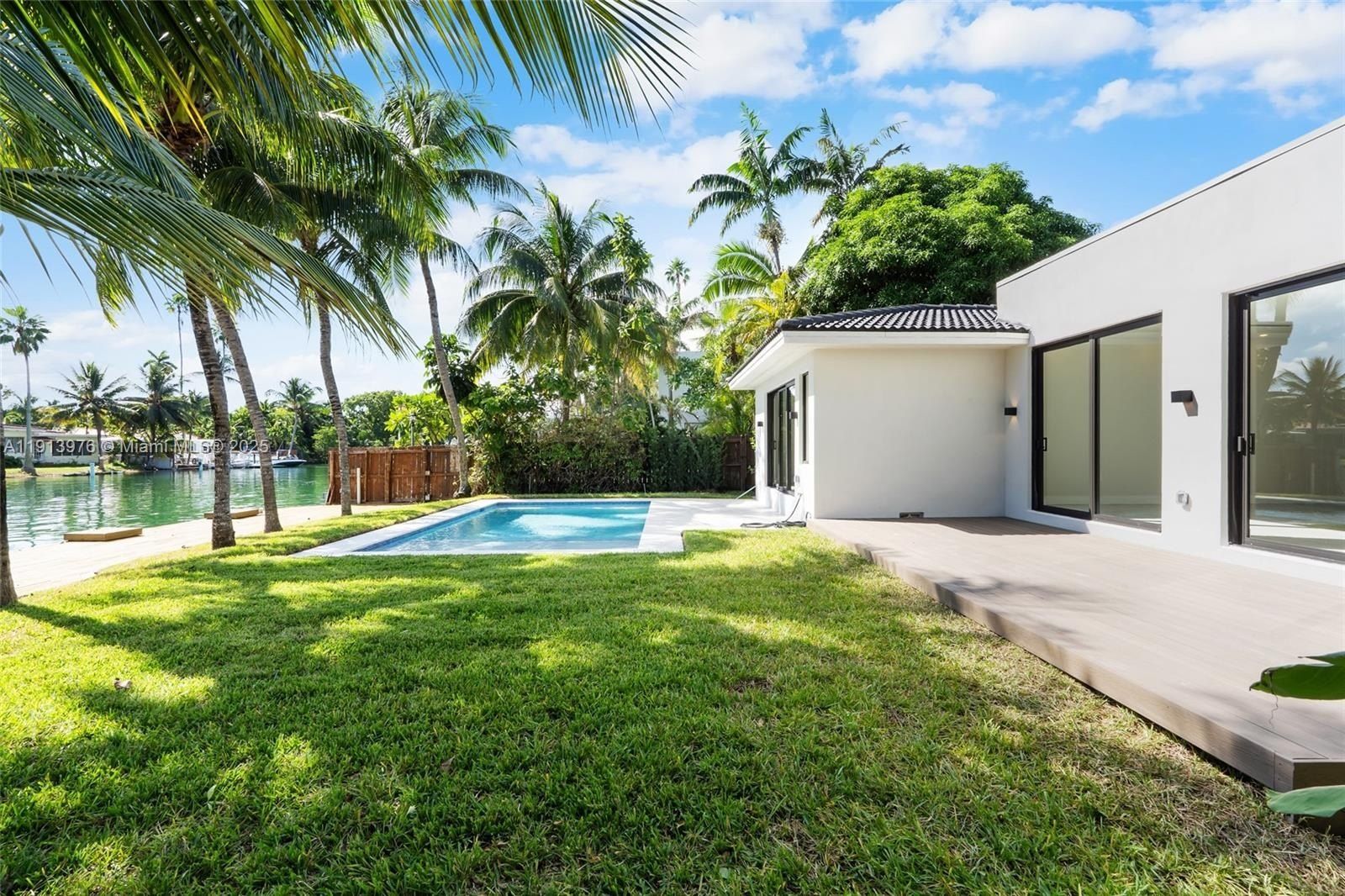 550 S Shore Dr. Miami Beach, FL 33141