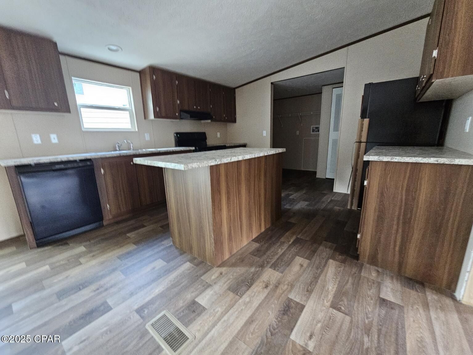 1065 Highlands Circle. Alford, FL 32420