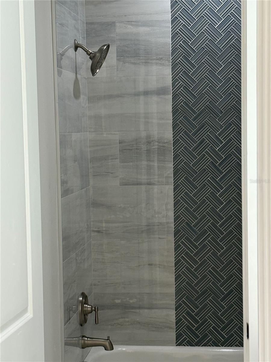 445 Adams View Lane. Auburndale, FL 33823