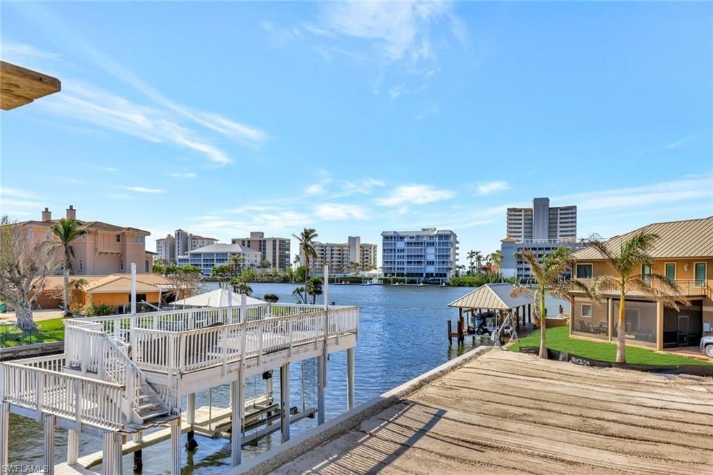 256 Trade Winds. Naples, FL 34108