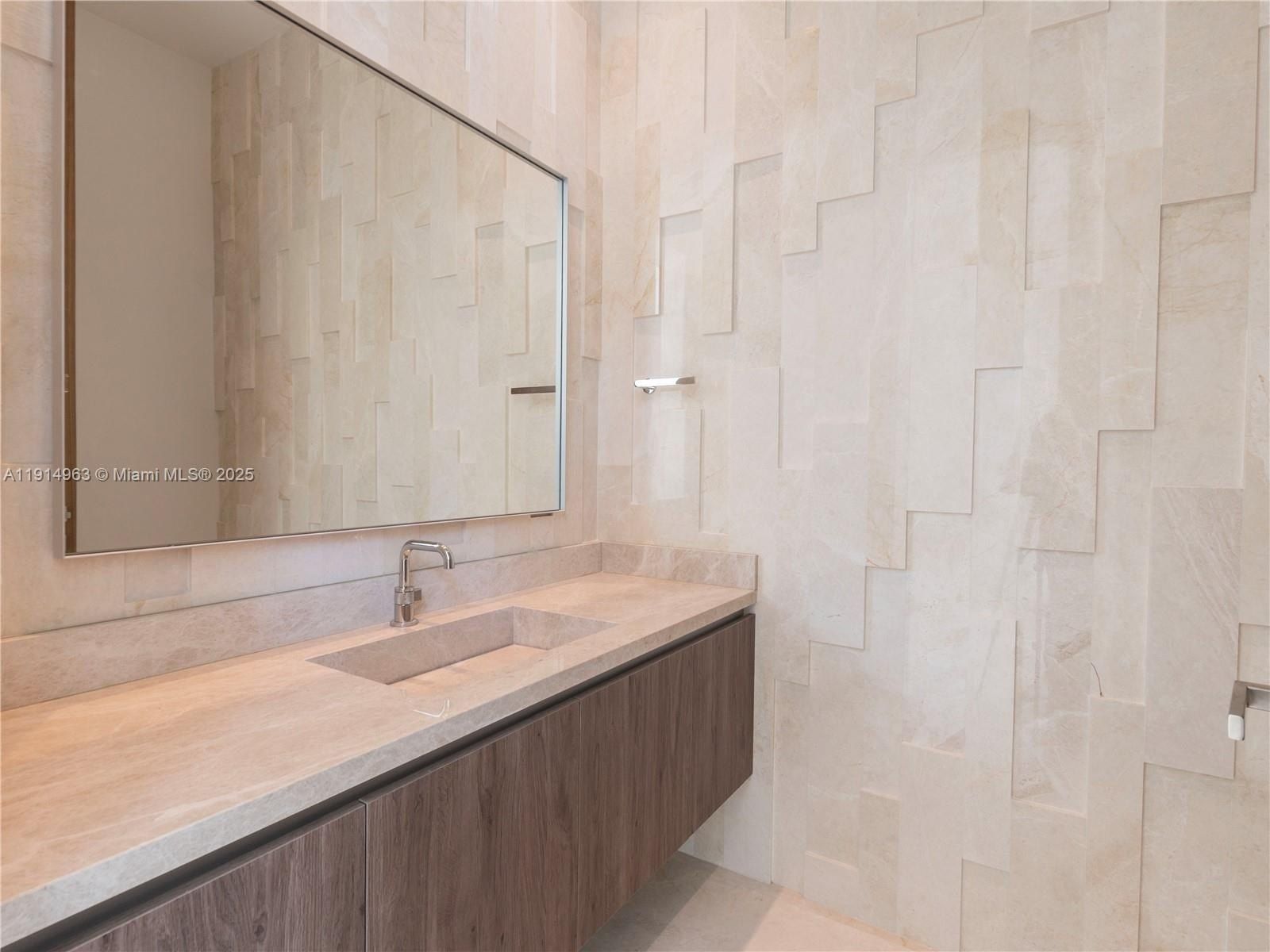 6720 Sw 98Th St. Pinecrest, FL 33156