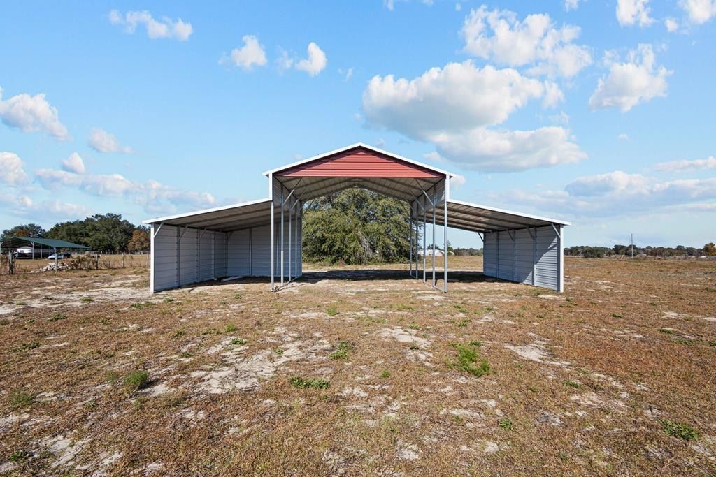 11851 21St Pl. Morriston, FL 32668