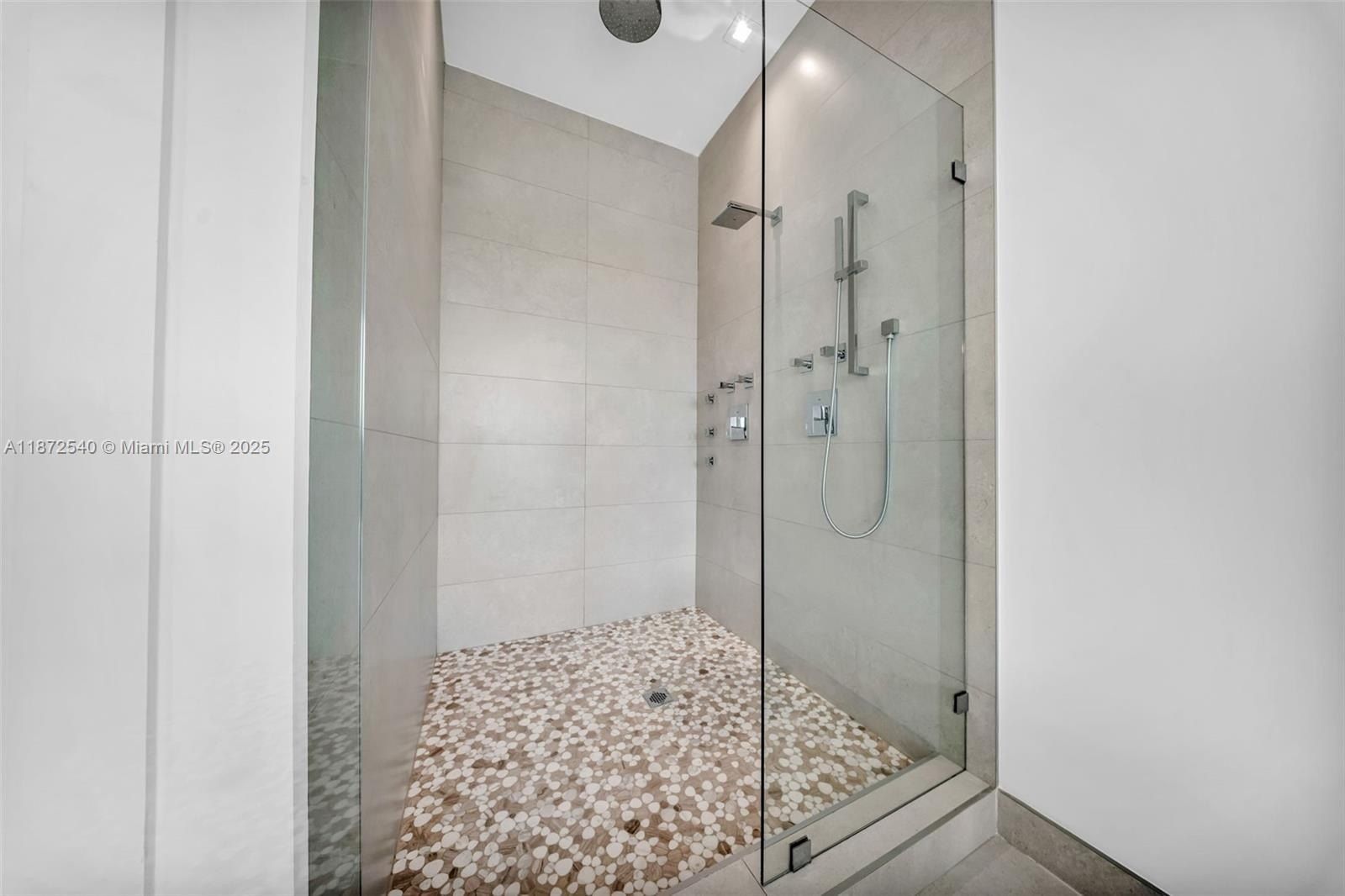 16740 N Botaniko Dr N. Weston, FL 33326