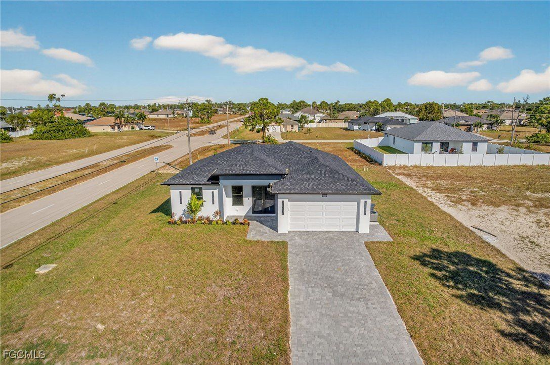 2325 Nw 25Th Lane. Cape Coral, FL 33993