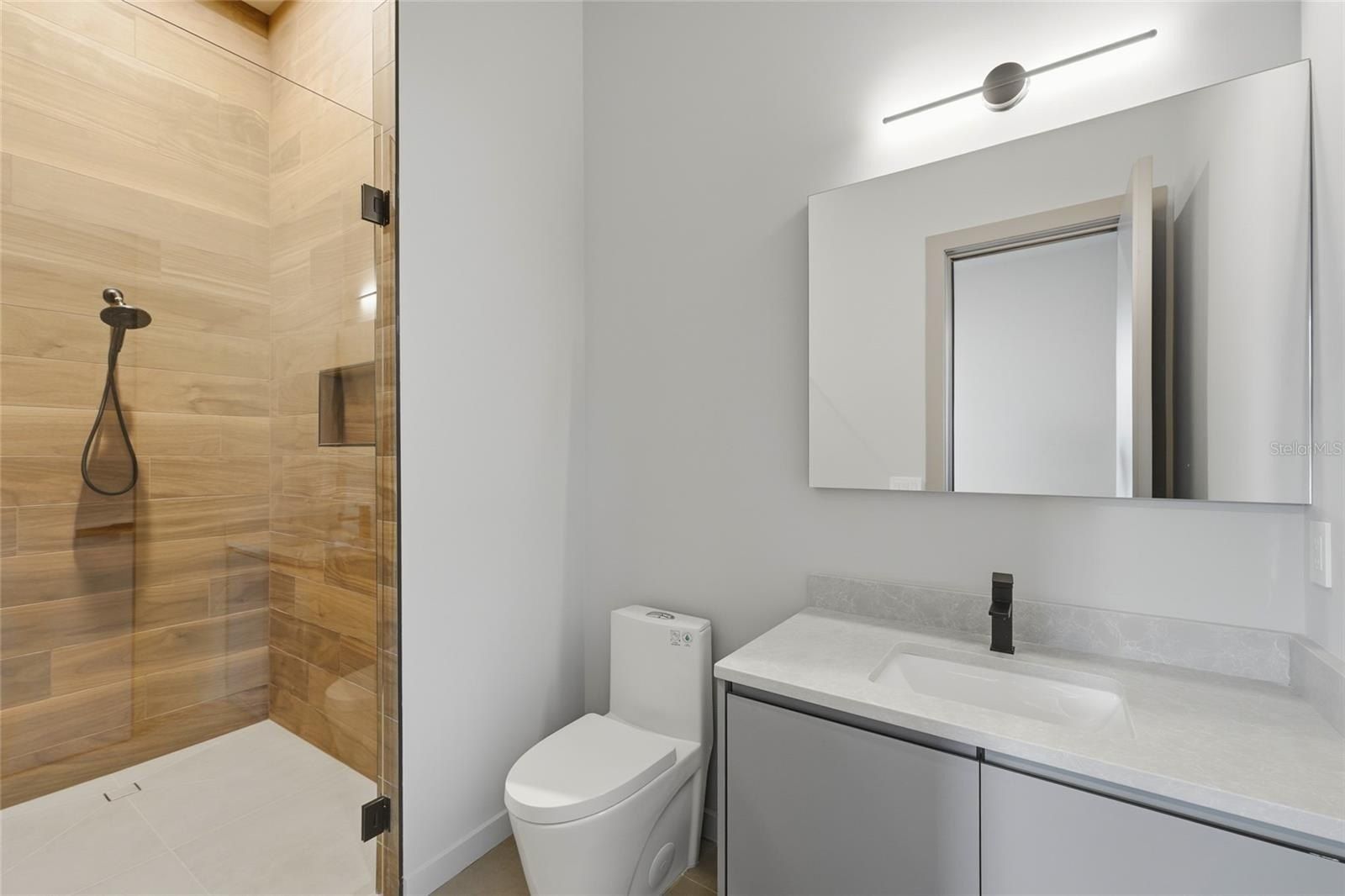 15125 Pendio Drive. Montverde, FL 34756