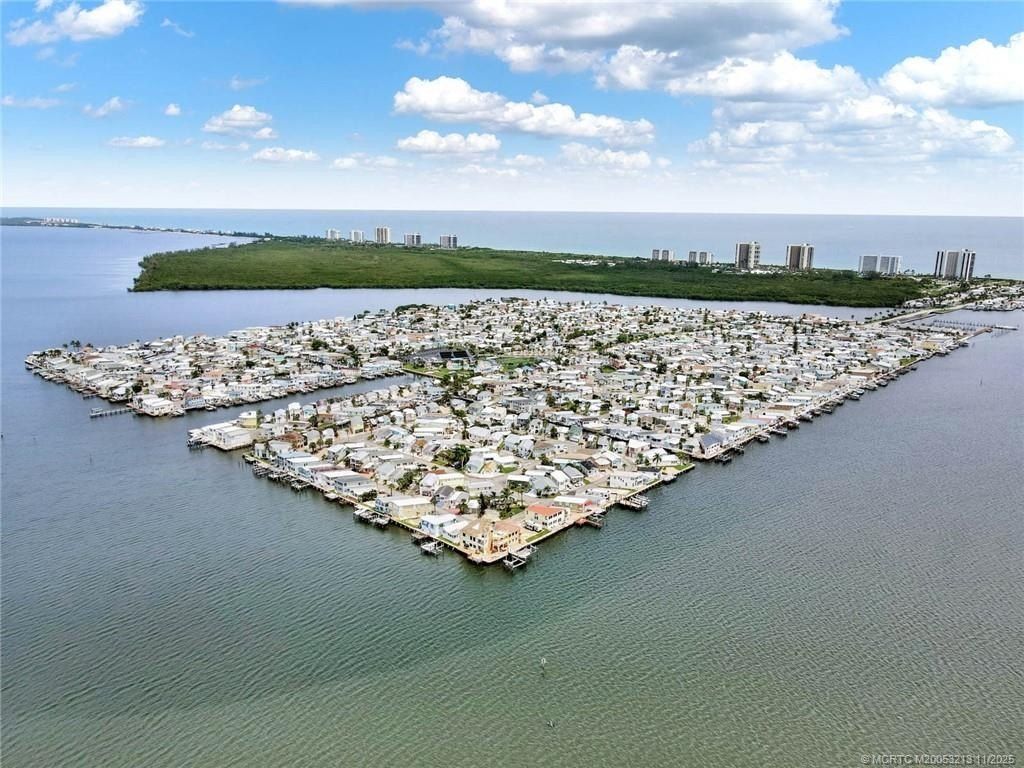 737 Nettles Boulevard. Jensen Beach, FL 34957