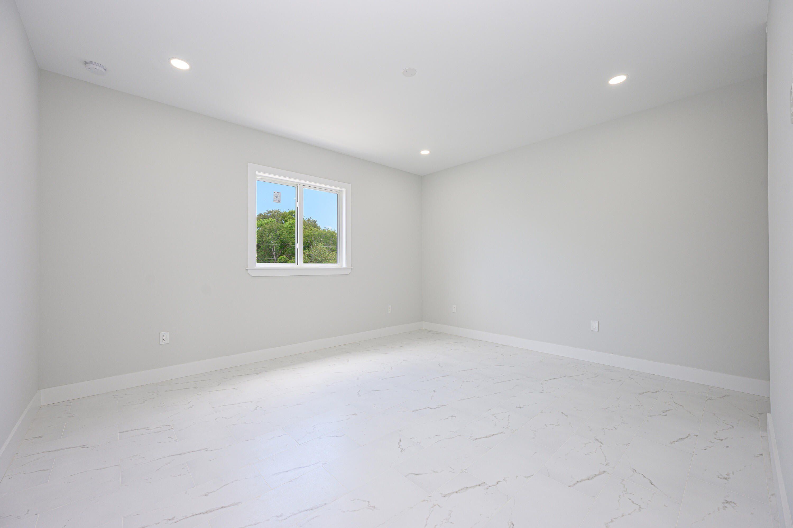 78 Avenue D. Key Largo, FL 33037