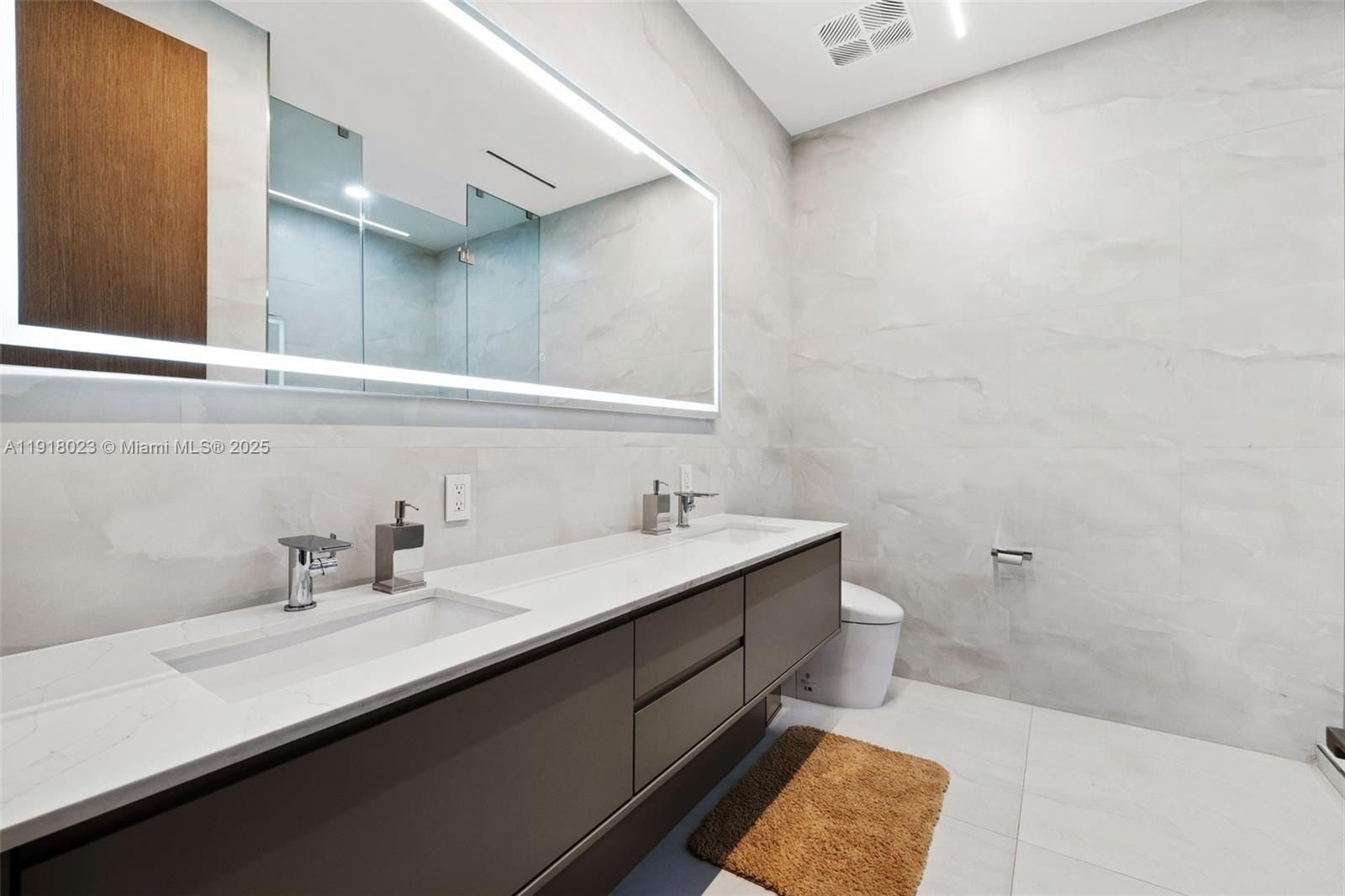 769 Ne 77Th Ter. Miami, FL 33138