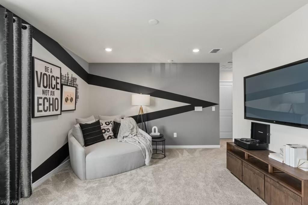 266 Silent Lake. Lehigh Acres, FL 33974