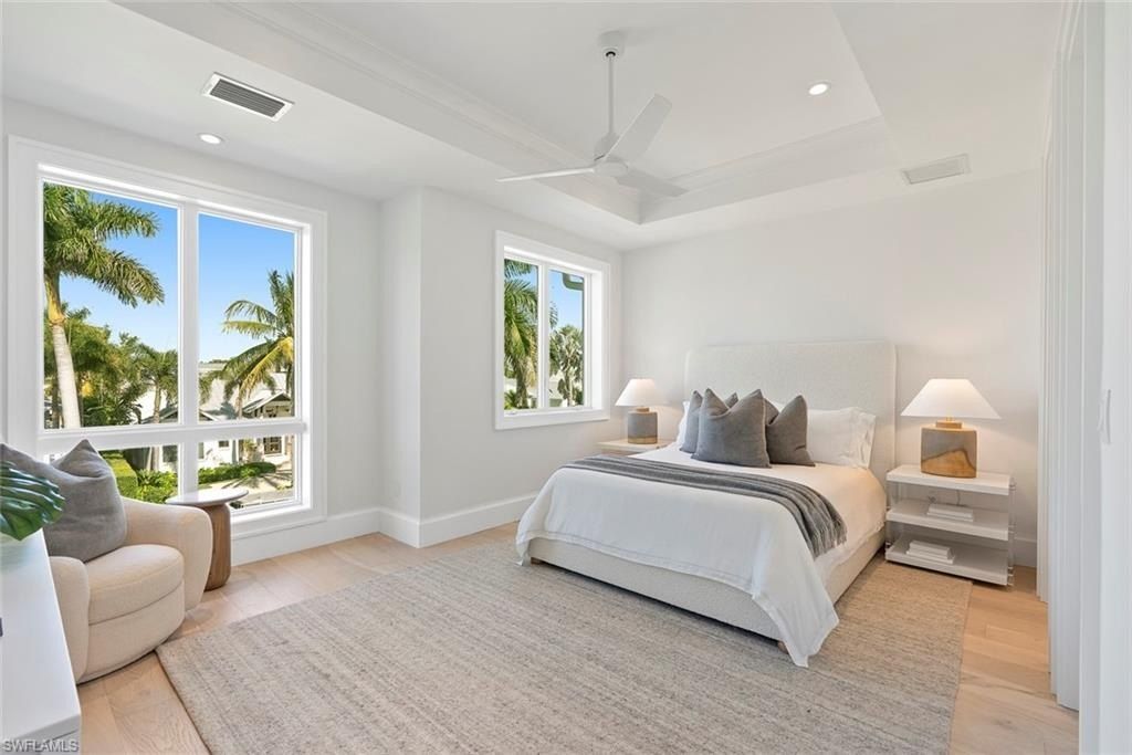 544 13Th. Naples, FL 34102