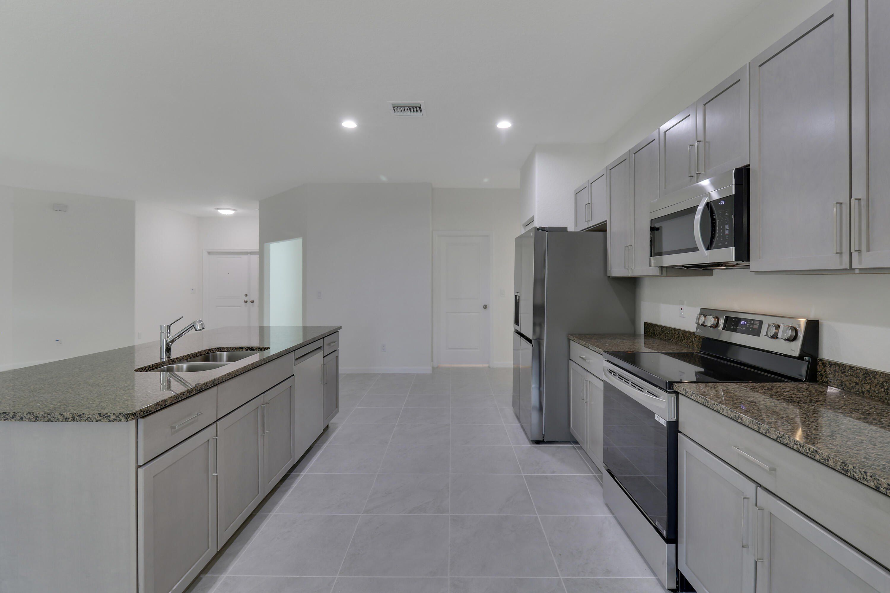 Port Saint Lucie, FL 34953