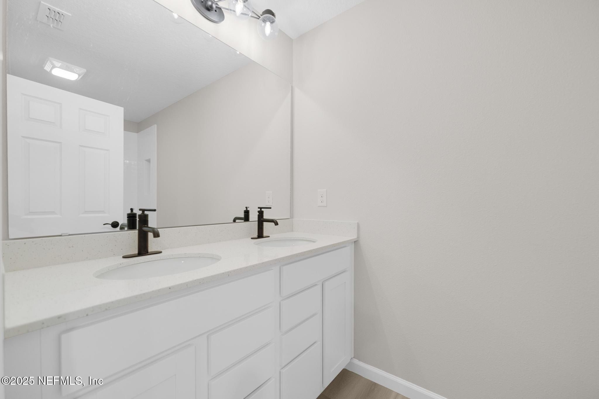 2044 Holcroft Drive. Jacksonville, FL 32208