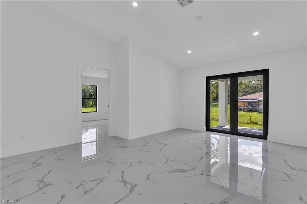 52145216 24Th. Lehigh Acres, FL 33973