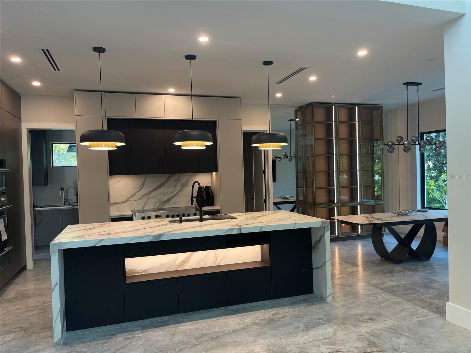 2413 Clematis Street. Sarasota, FL 34239