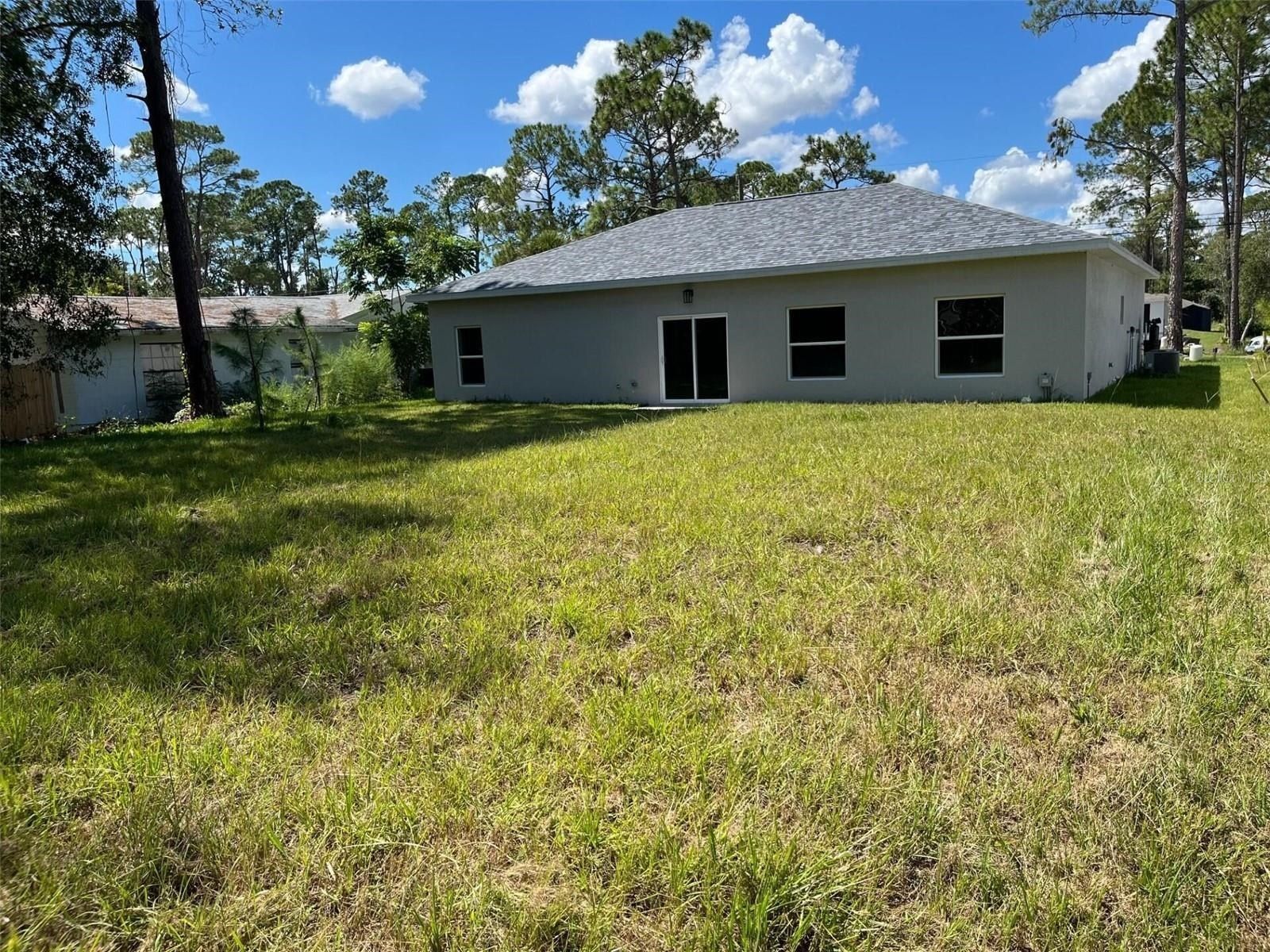 2033 10Th Avenue. Deland, FL 32724