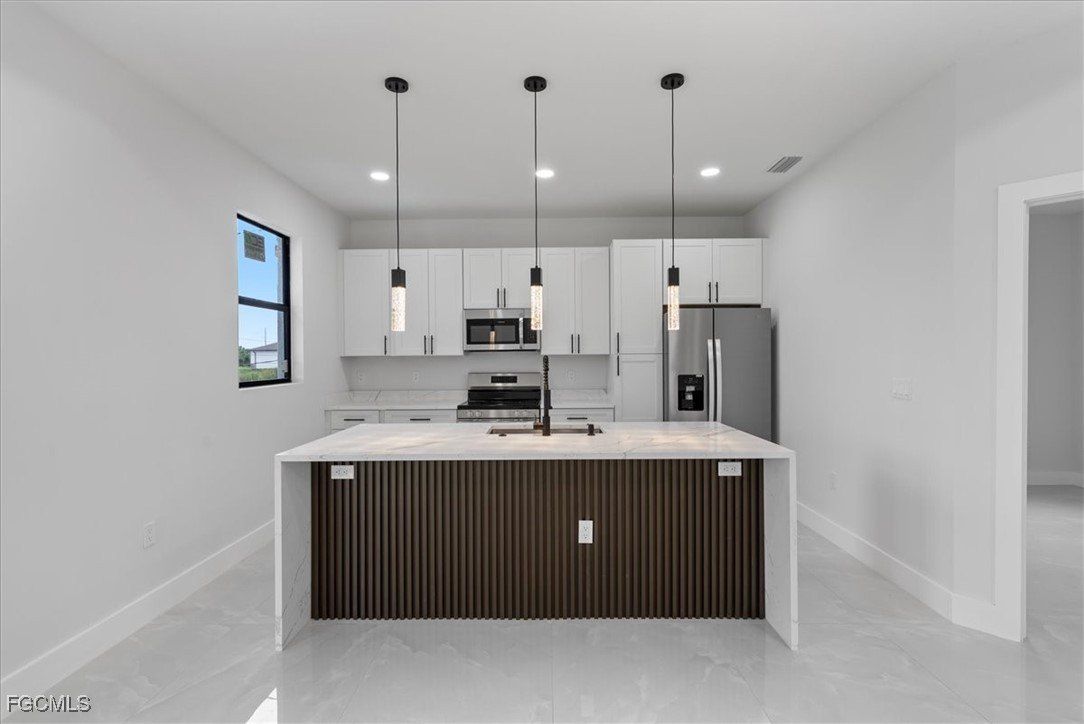 717719 Gilbert Avenue S. Lehigh Acres, FL 33973