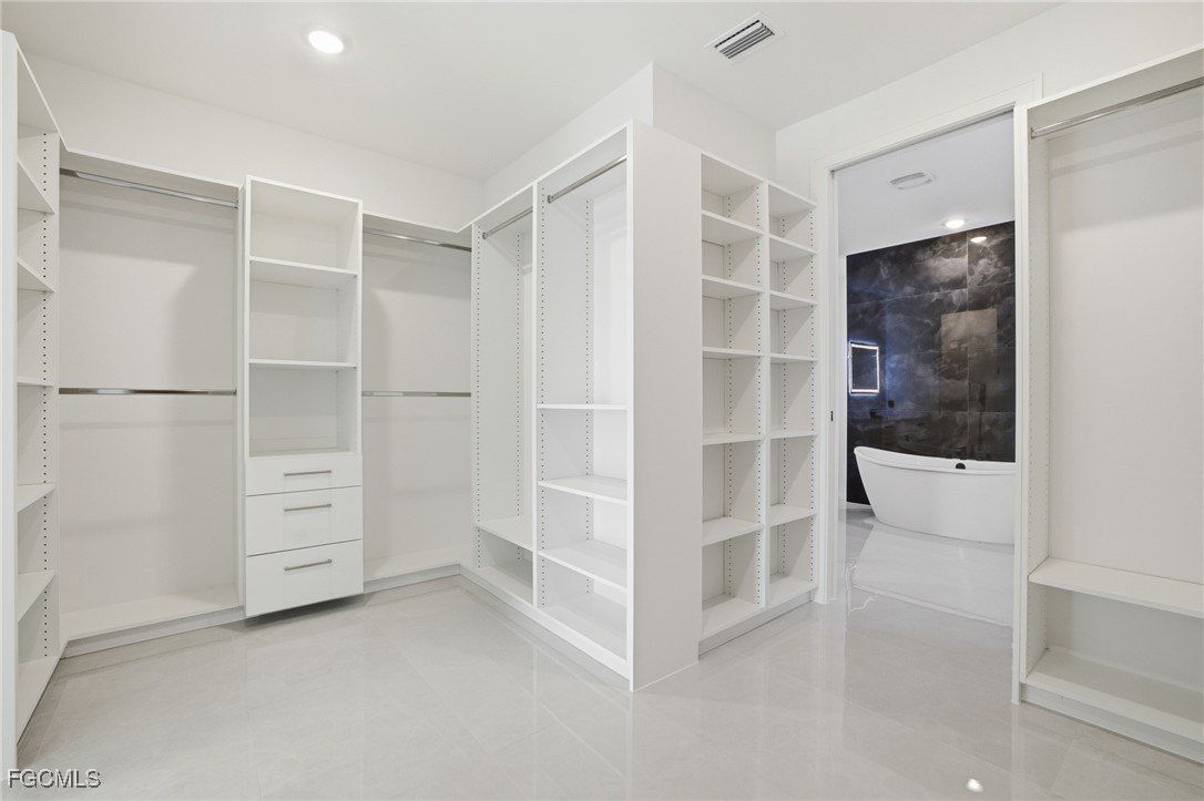 866 Sw 18Th Street. Cape Coral, FL 33991