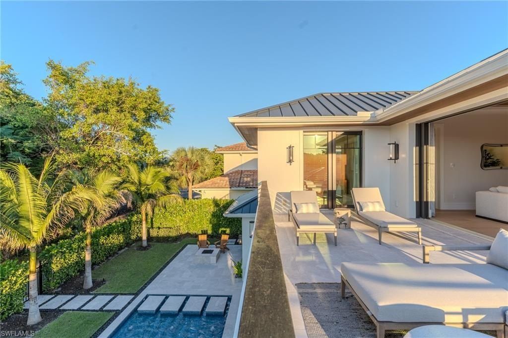 777 Broad. Naples, FL 34102