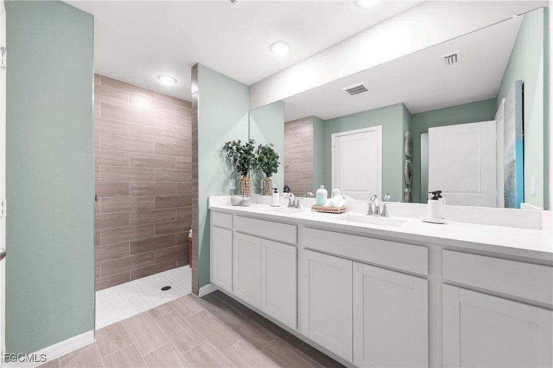 907 W 15Th Street. Lehigh Acres, FL 33972