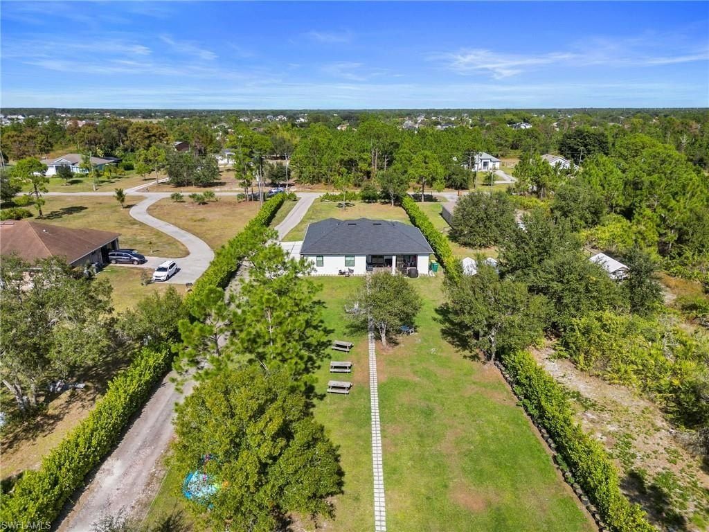 2406 37Th. Naples, FL 34120