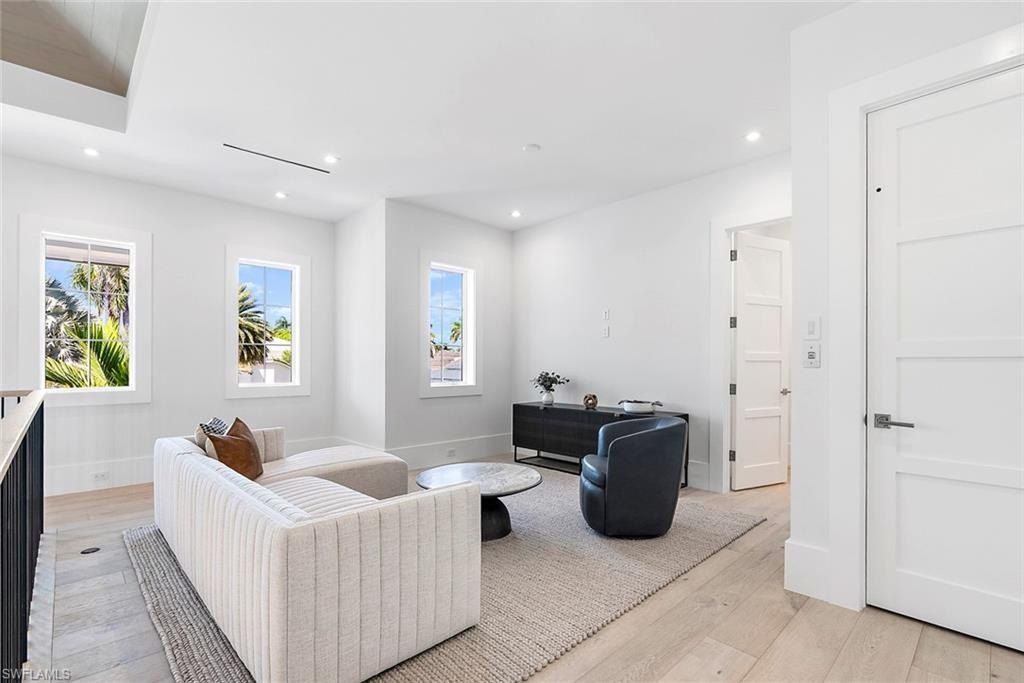 2231 Forrest. Naples, FL 34102