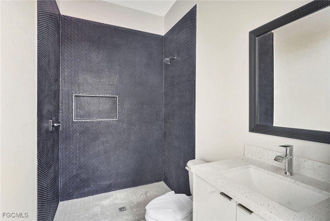 4103 Nw 38Th Street. Cape Coral, FL 33993