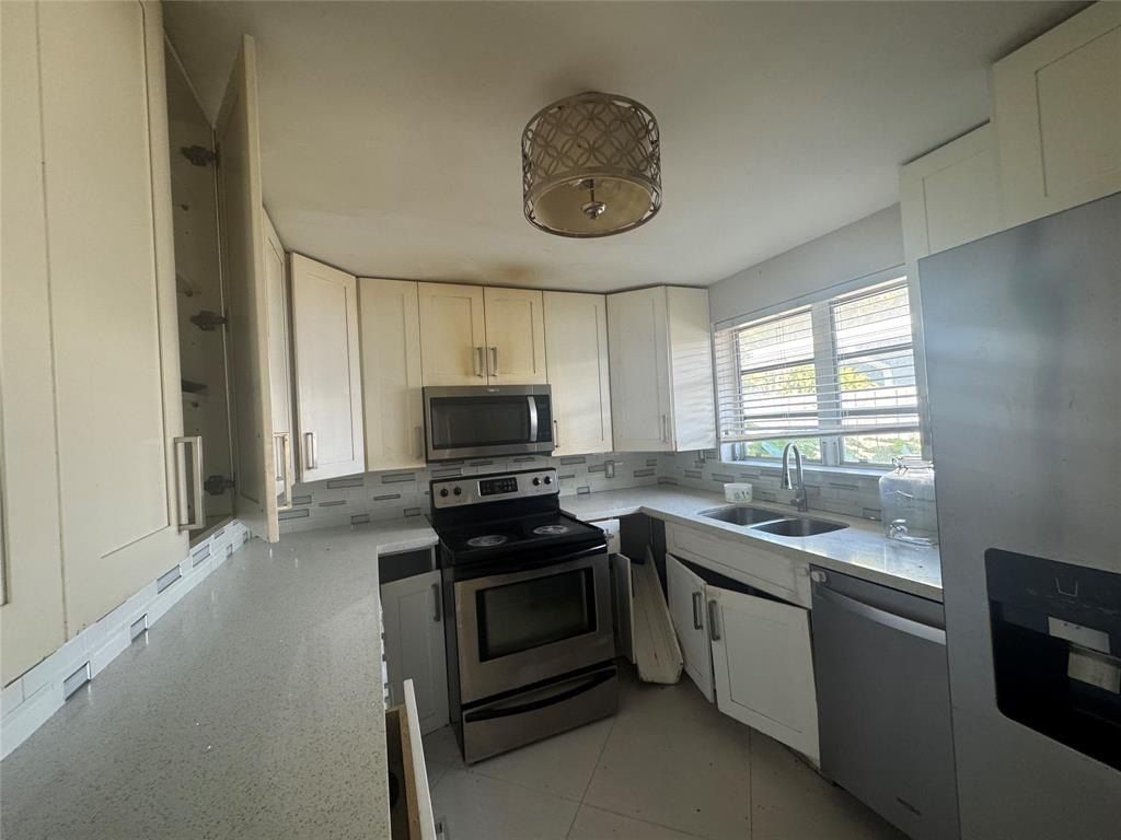 160 Se 15Th Ave. Pompano Beach, FL 33060