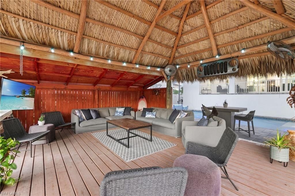 1794 Holiday. Naples, FL 34104