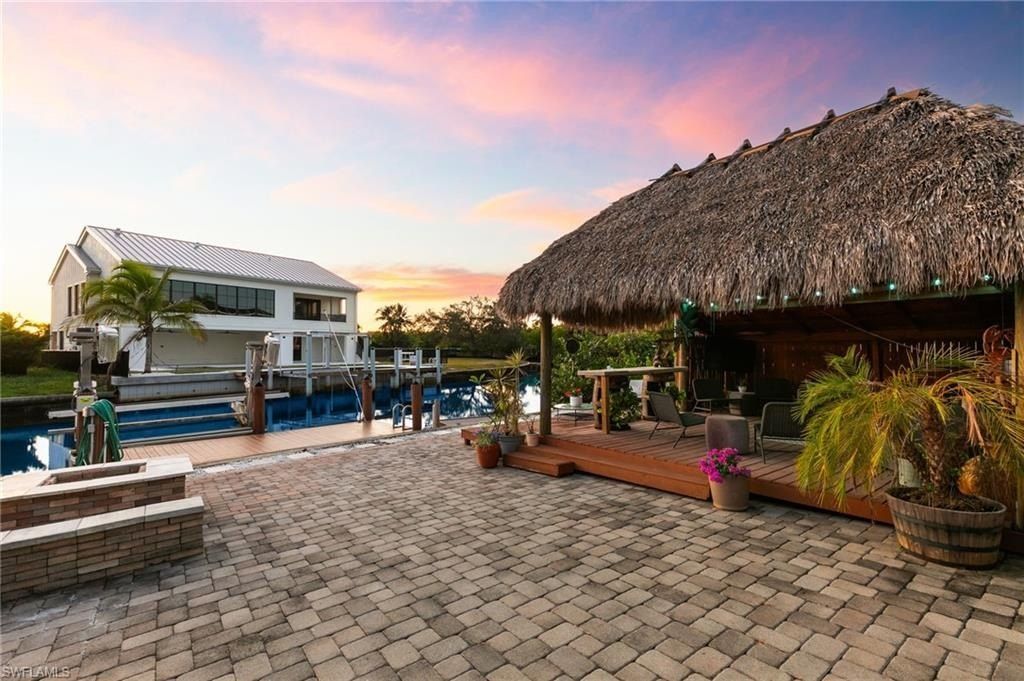 1794 Holiday. Naples, FL 34104