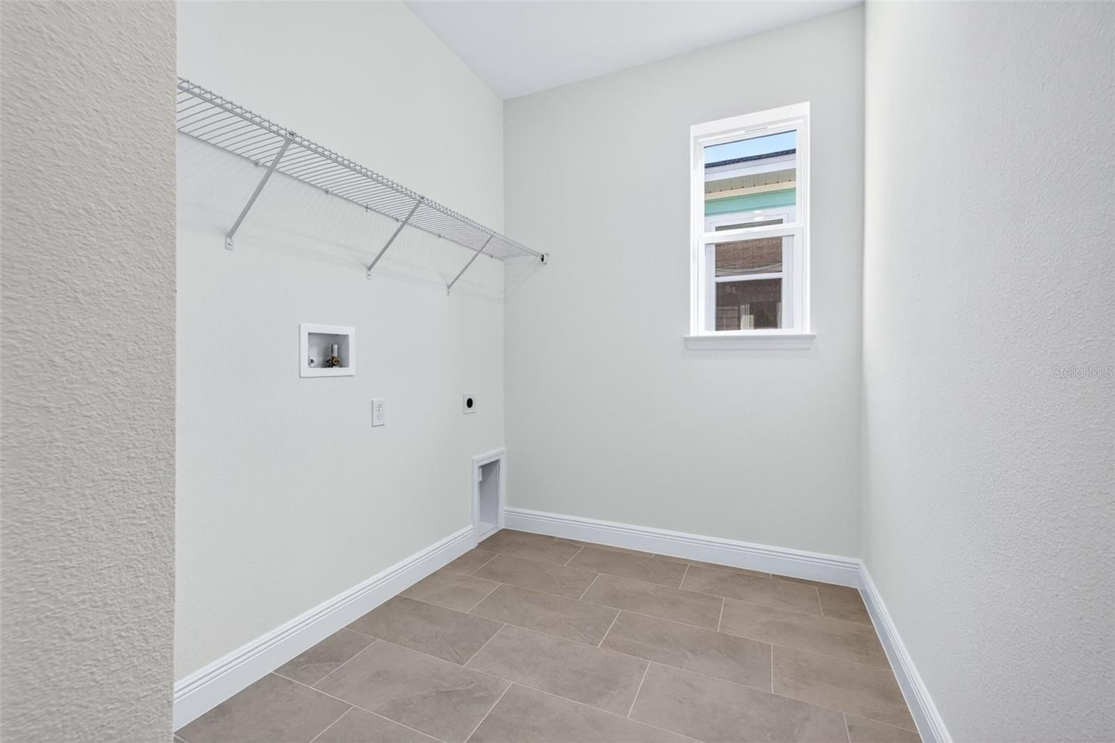 983 Fiesta Key Circle. Lady Lake, FL 32159